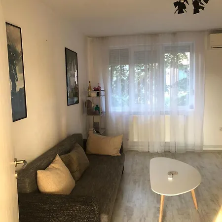 Ap 2 Apartment *